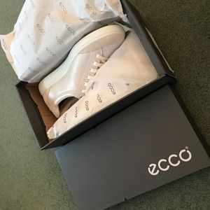 ECCO Soft 7 Shoe. Shadow white/white. Size 7-7.5